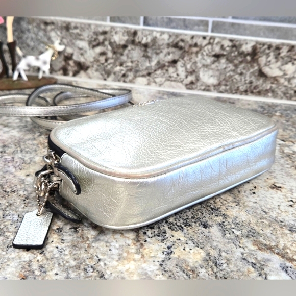 COACH SILVER CROSSBODY IN PEBBLE LEATHER EUC - Picture 12 of 16